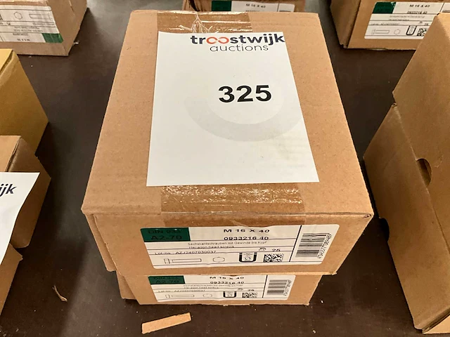 Partij zeskantsbouten ,m 16x40. - afbeelding 1 van  2