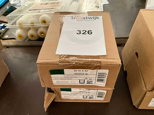 Partij zeskantsbouten ,m 16x40. - afbeelding 1 van  2