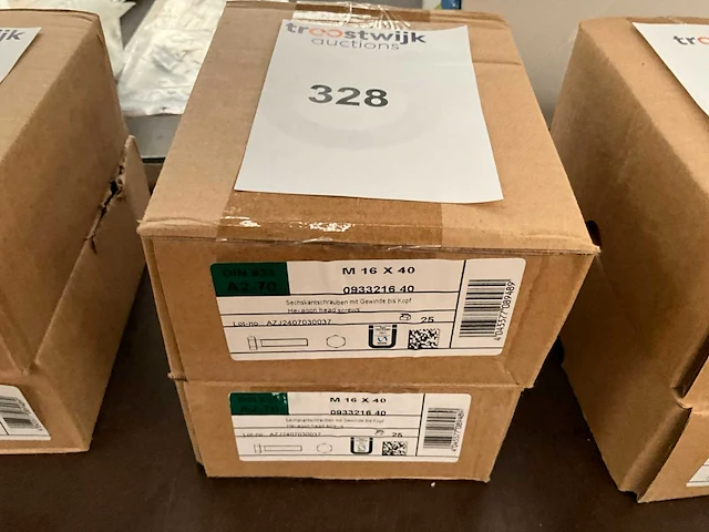 Partij zeskantsbouten ,m 16x40. - afbeelding 1 van  2