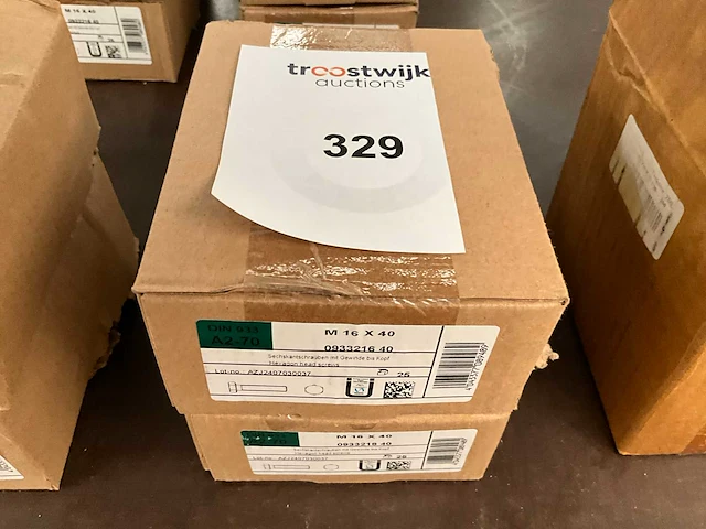 Partij zeskantsbouten ,m 16x40. - afbeelding 1 van  2