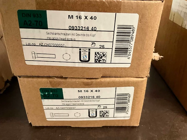 Partij zeskantsbouten ,m 16x40. - afbeelding 2 van  2