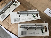 Partij zliverdraad op houten stokjes - afbeelding 2 van  3