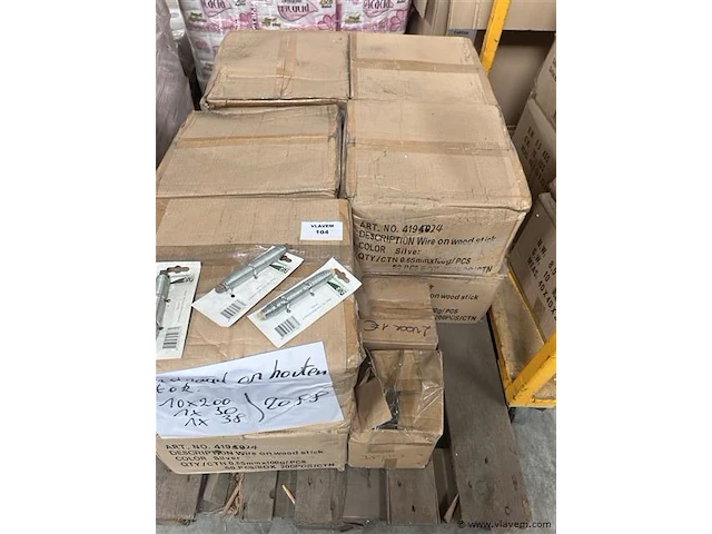 Partij zliverdraad op houten stokjes - afbeelding 3 van  3