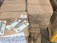 Partij zliverdraad op houten stokjes - afbeelding 3 van  3