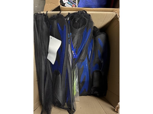 Partij zwemvliezen - afbeelding 2 van  2