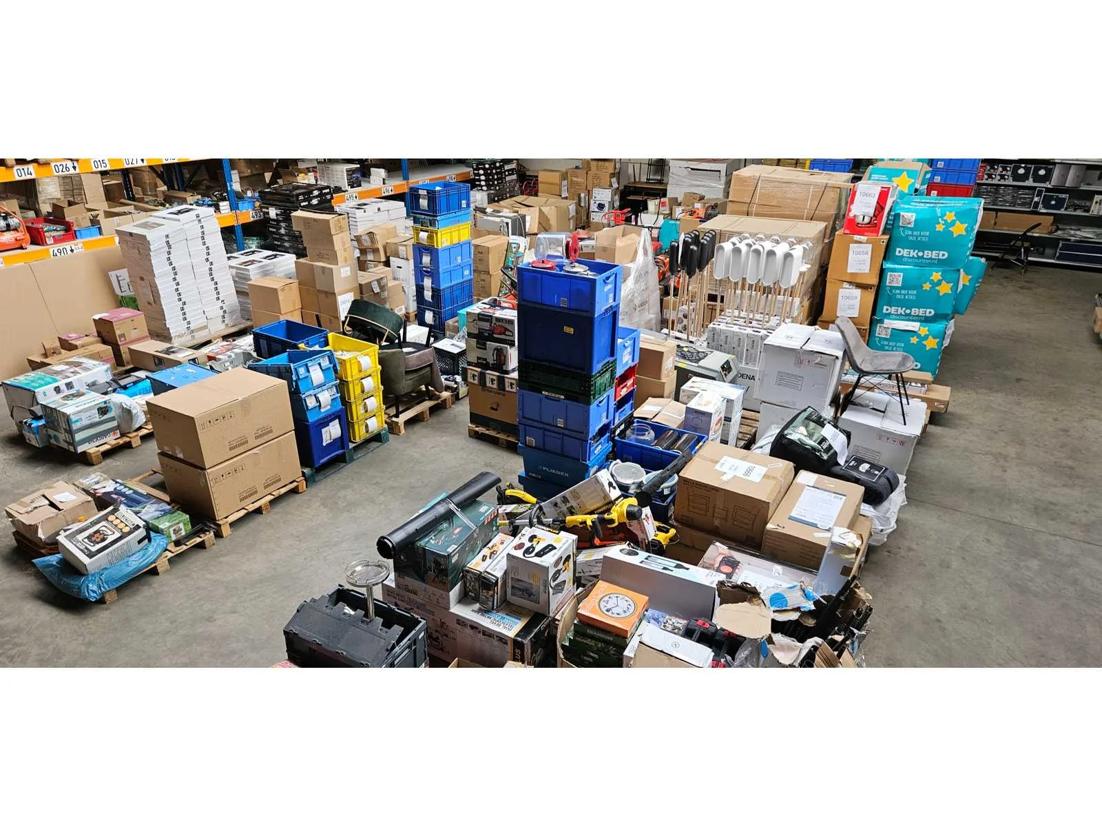 Partijhandel, woonaccessoires, tuingereedschap, verlichting en magazijnopruiming