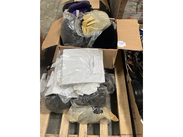 Partijj paardensport toebehoren - afbeelding 3 van  3