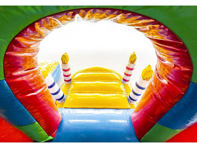 Party jump - afbeelding 7 van  9