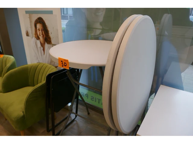 Party tafels + klapstoelen - afbeelding 2 van  3
