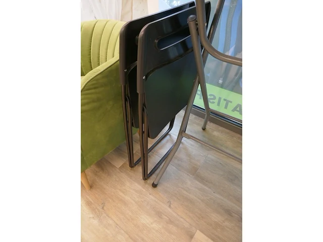 Party tafels + klapstoelen - afbeelding 3 van  3