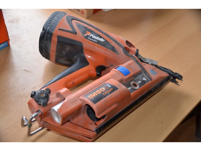 Paslode im90ci schiethamer - afbeelding 2 van  2