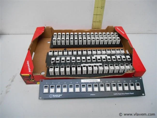 Div. activa: wo. kantoor, elektro, installatiemateriaal, hobby, werkmateriaal enz.