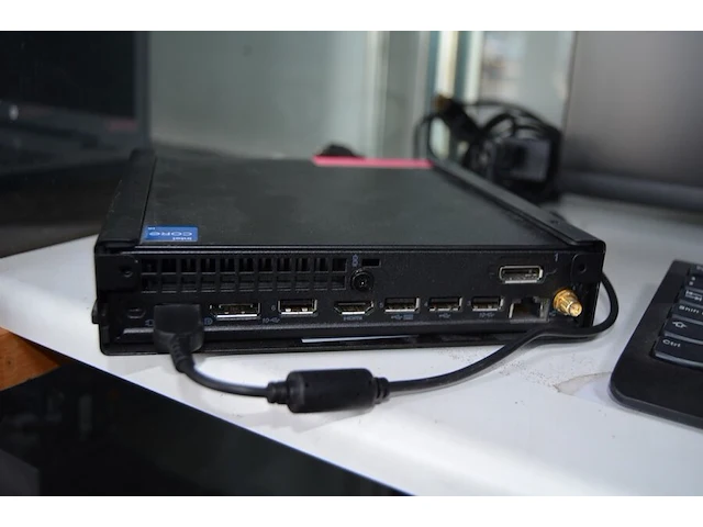 Pc bestaande uit centrale eenheid lenovo think center 12ln, monitor dell flat panel p2722he , toetsenbord lenovo , draadloze muis logitech (8,18,19,21) - afbeelding 4 van  7