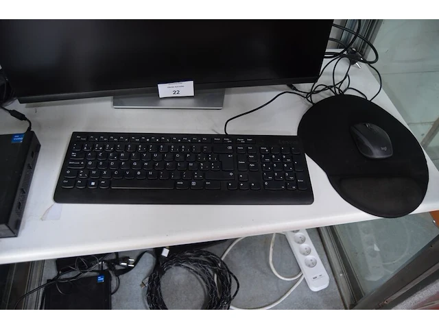 Pc bestaande uit centrale eenheid lenovo think center 12ln, monitor dell flat panel p2722he , toetsenbord lenovo , draadloze muis logitech (8,18,19,21) - afbeelding 7 van  7