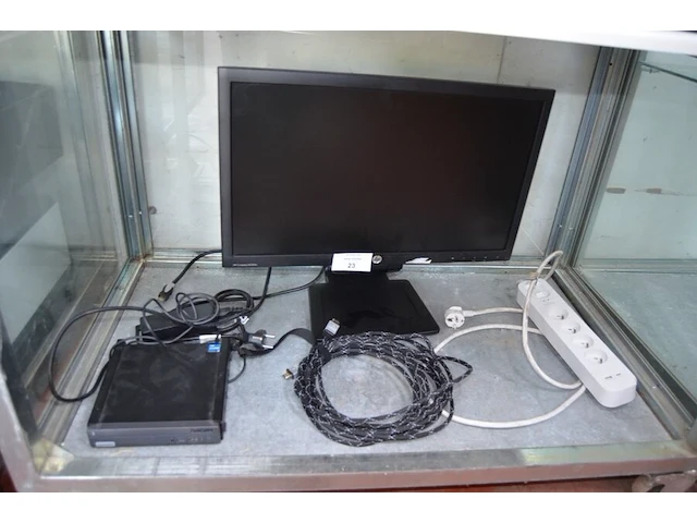 Pc bestaande uit centrale eenheid lenovo think center 12ln, monitor hp la2306x (13,19) - afbeelding 1 van  7