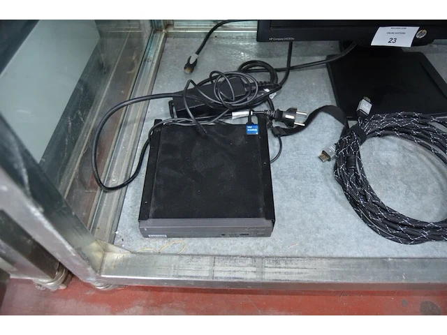 Pc bestaande uit centrale eenheid lenovo think center 12ln, monitor hp la2306x (13,19) - afbeelding 2 van  7