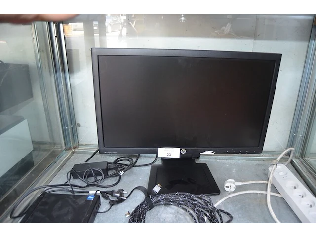 Pc bestaande uit centrale eenheid lenovo think center 12ln, monitor hp la2306x (13,19) - afbeelding 6 van  7