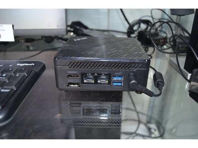 Pc bestaande uit centrale eenheid msi intel wi-fi ge , monitor dell flat panel p2722he , toetsenbord logitech , muis lenovo, headset logitech a-00058 , camera jolly comb h606 (5,6,7,14,17,20) - afbeelding 4 van  9