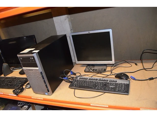 Pc bitac met scherm ilyama toetsenbord en muis , pc hp mete scherm hp toetsenbord en muis (buiten gebruik) (2,7) - afbeelding 6 van  8