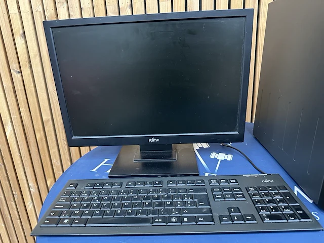 Pc fujitsu - afbeelding 2 van  4