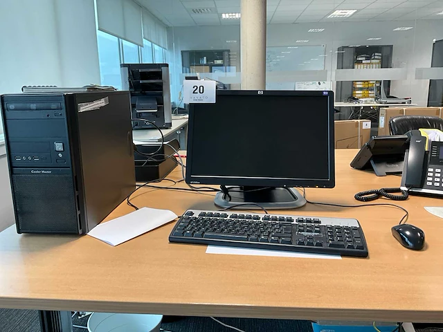 Pc opstelling coolermaster/hp - afbeelding 1 van  6