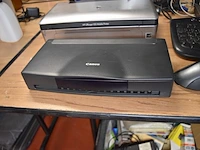 Pc scherm dell, toetsenbord, muis, d-link, printer hp officejet 100, printer canon k10190, router smc, 2 deskboard intel d915 pbl, router sysco, router netgear, muis toshiba - afbeelding 2 van  14