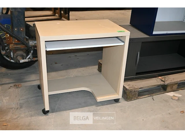 Pc-tafeltje op wielen - afbeelding 1 van  5
