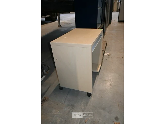Pc-tafeltje op wielen - afbeelding 2 van  5