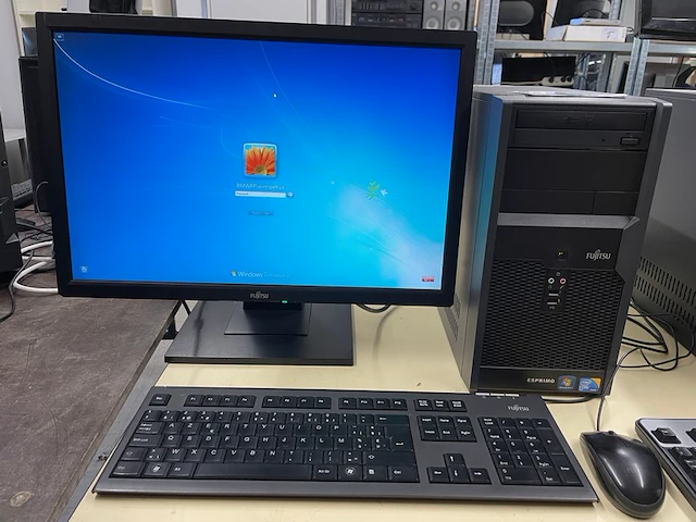 Pc - afbeelding 1 van  5
