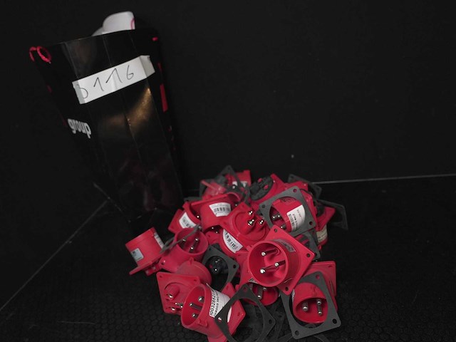 Pce - - chassis male 380/32/3 - other electrical accessories (20x) - afbeelding 1 van  1