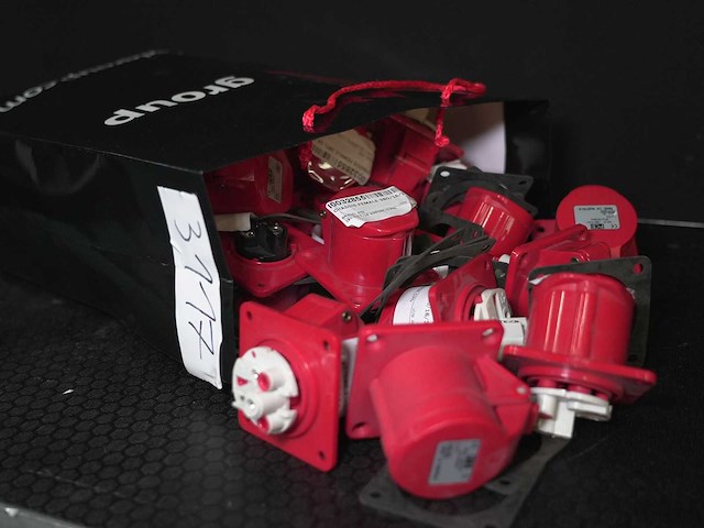 Pce - chassis female 380/16/3 - other electrical accessories (35x) - afbeelding 1 van  1