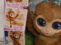 Peanut the play monkey - afbeelding 2 van  4