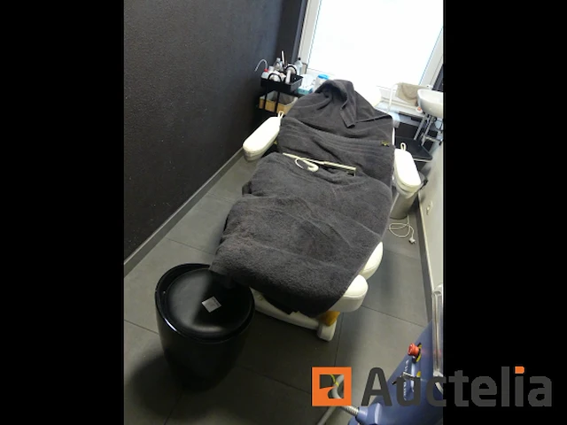 Pedicure zetel en lichaamsverzorging, ontlasting verschillend producten - afbeelding 11 van  14