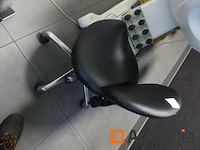 Pedicure zetel en lichaamsverzorging, ontlasting verschillend producten - afbeelding 13 van  14