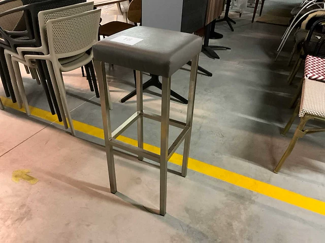 Pedrali - cube - barstool (20x) - afbeelding 1 van  5