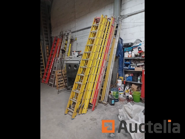 Perfect aluminium drievoudige ladder - afbeelding 2 van  6
