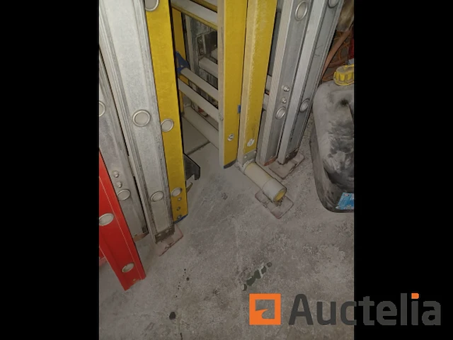 Perfect aluminium drievoudige ladder - afbeelding 6 van  6
