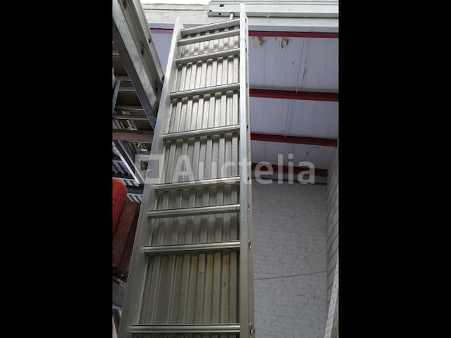 Perfecte aluminium loopbrug - afbeelding 1 van  6