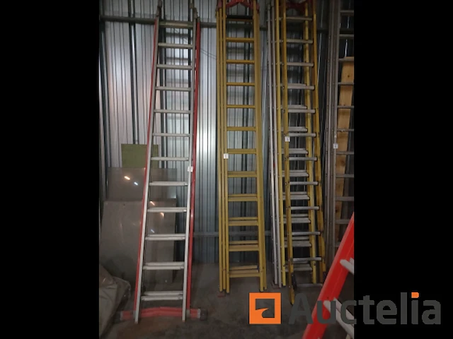 Perfecte driedubbele aluminium ladder - afbeelding 1 van  3