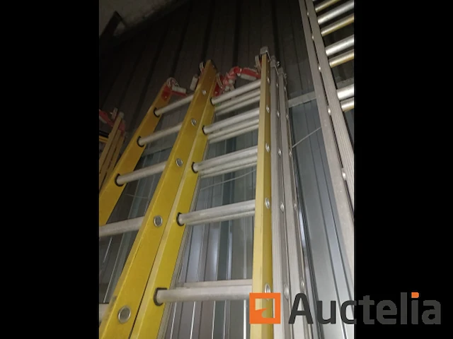 Perfecte driedubbele aluminium ladder - afbeelding 3 van  3