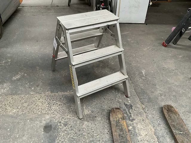 Perfecty aluminium trapladder - afbeelding 2 van  2