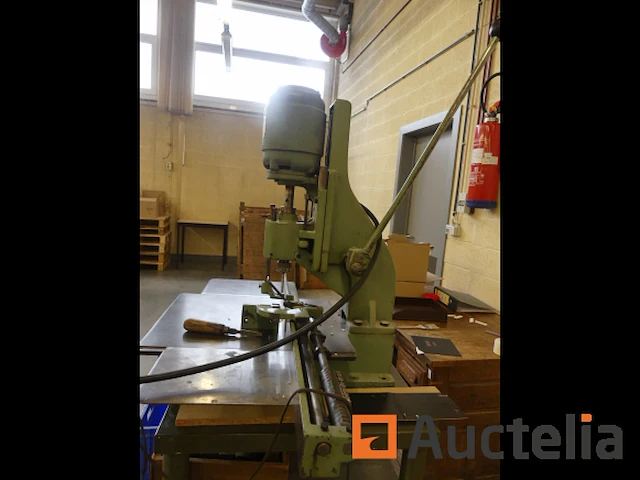 Perforator op roltafel hang constantin 136 - afbeelding 10 van  12