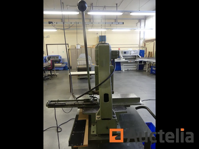 Perforator op roltafel hang constantin 136 - afbeelding 12 van  12