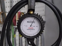 Persluchtslang op muurhaspel nederman, compl met volumemeter - afbeelding 2 van  2