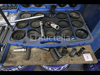 Persluchtslanghaspel, sleutels en diverse accessoires