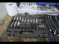 Persluchtslanghaspel, sleutels en diverse accessoires - afbeelding 4 van  7