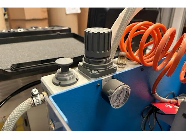Persmachine emg - afbeelding 5 van  5