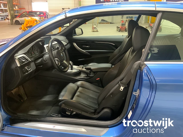 Personenauto cabrio - afbeelding 2 van  21