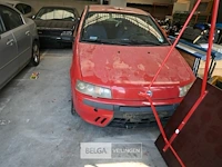 Personenauto fiat punto