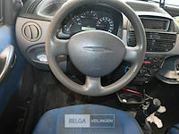 Personenauto fiat punto - afbeelding 8 van  11